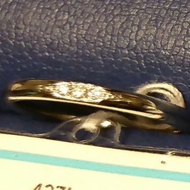 【銀座ダイヤモンドシライシの口コミ】 形状はストレートで、シンプルなものを探していました。お店で勧めていた…