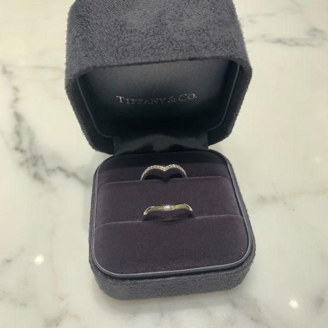 【ティファニー(Tiffany & Co.)の口コミ】 婚約指輪のブランドと合わせて、結婚指輪もTiffanyにしました。婚約指輪と…