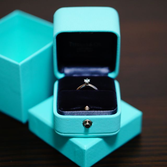 【ティファニー(Tiffany & Co.)の口コミ】 指輪を買うならなんとなくティファニーがいいかなと思っており、二人で見…