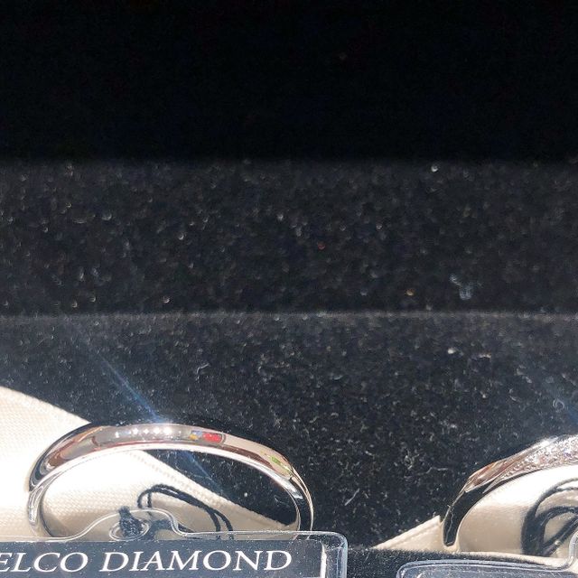 【エクセルコダイヤモンド(EXELCO DIAMOND)の口コミ】 男性用の指輪は、シンプルな装飾のない太めのデザインを選びました。
堂々…