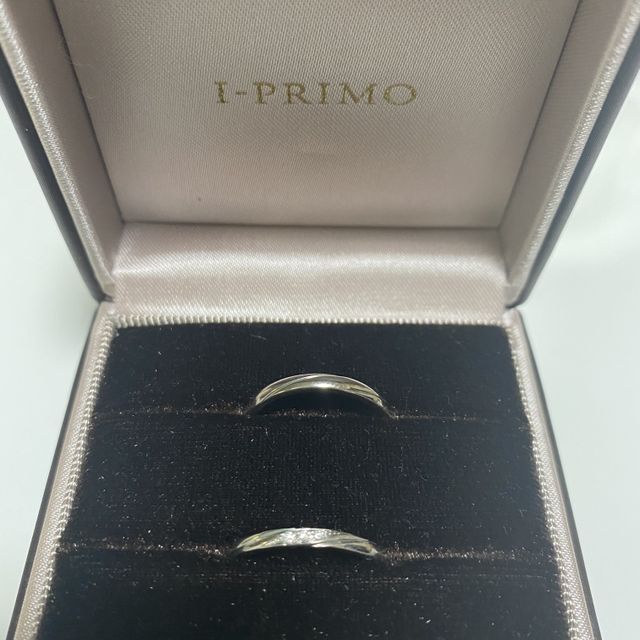 【アイプリモ(I-PRIMO)の口コミ】 ケイローン は指輪前面に線が入ってるので細かい傷なども目立たないです。…