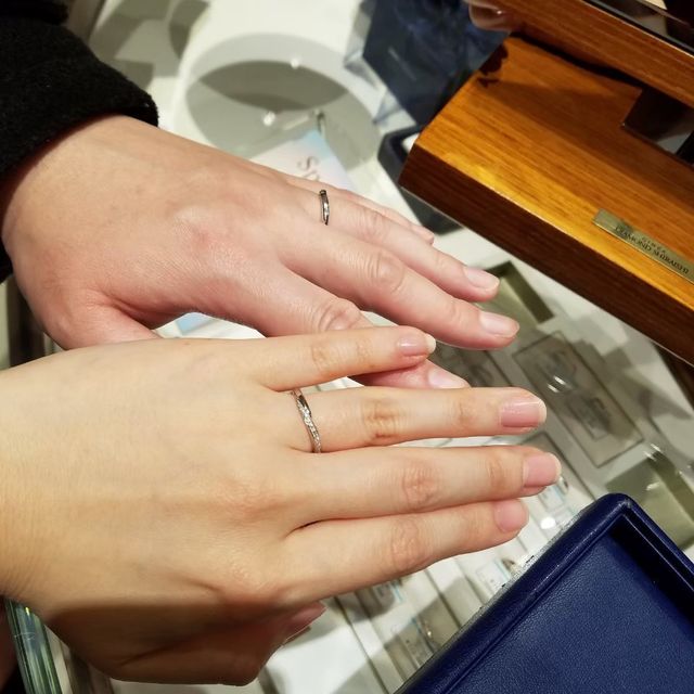 【銀座ダイヤモンドシライシの口コミ】 いくつか似合いそうなものをと提案していただいた中でこちらが気に入りま…