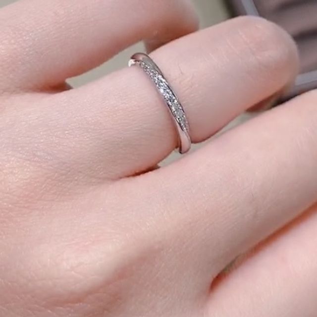 【アイプリモ(I-PRIMO)の口コミ】 どこから見ても石が見えるところです。自分から見てもキラキラと輝き、う…