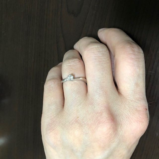 【4℃ BRIDAL(ヨンドシーブライダル)の口コミ】 たくさんの商品を見ましたが、最後はブランドイメージと価格とデザインで…