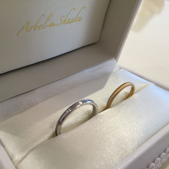 【アーヴェルシュシュ(arbel shushu)の口コミ】 ゴールドの指輪が欲しかったことと、シンプルでありながら個性的な部分が…