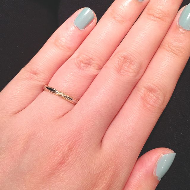 【ORECCHIO(オレッキオ)の口コミ】 デザインとつけ心地です。普段シルバーのアクセサリーを付けることが多い…