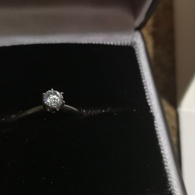 【アイプリモ(I-PRIMO)の口コミ】 指輪のシンプルなデザインにお気に入りでした。つけ心地もいいです。
ロシ…