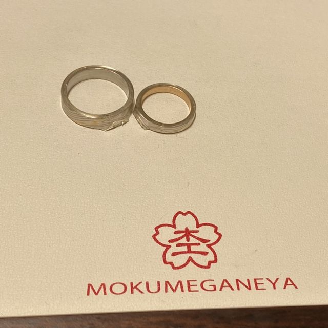 【杢目金屋(もくめがねや)の口コミ】 ゼクシィの雑誌を読んで、このブランドに出会いました。やはり１番の魅力…