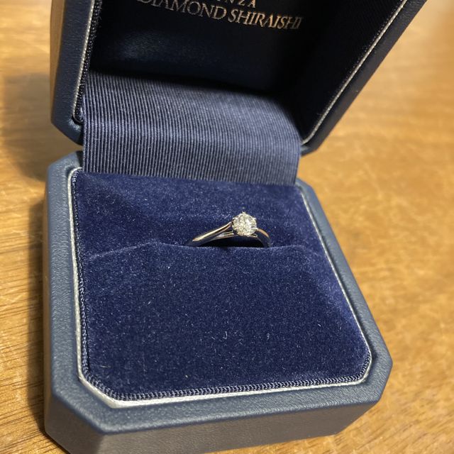 【銀座ダイヤモンドシライシの口コミ】 指や手への馴染みがよかったです。リングの細さや丸みも綺麗で、ダイヤモ…