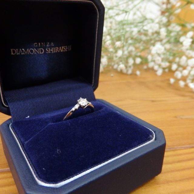 【銀座ダイヤモンドシライシの口コミ】 メレダイヤがある指輪とある程度デザインを絞って探していたので、指輪選…