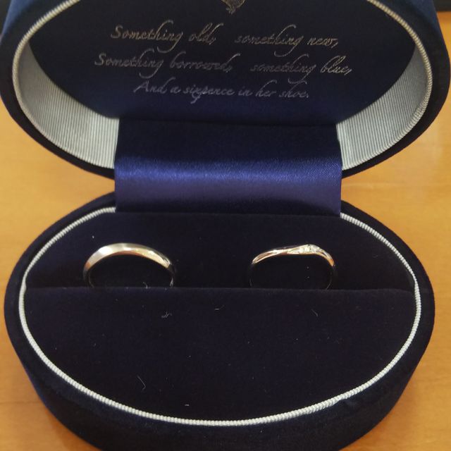 【Something Blue(サムシングブルー)の口コミ】 結婚十周年記念で購入しました。艶消し加工が施されているものが好みだっ…