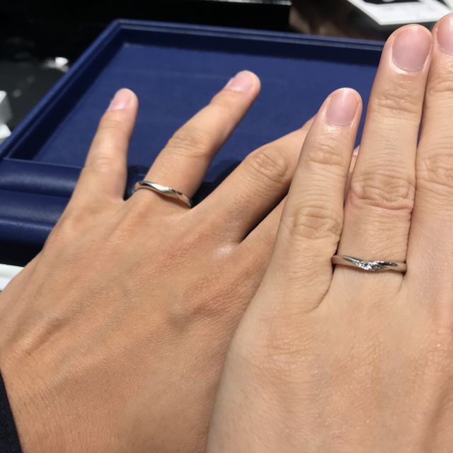 【銀座ダイヤモンドシライシの口コミ】 ウェーブで上から下まで光輝いている状態を楽しめること、同じメーカーで…