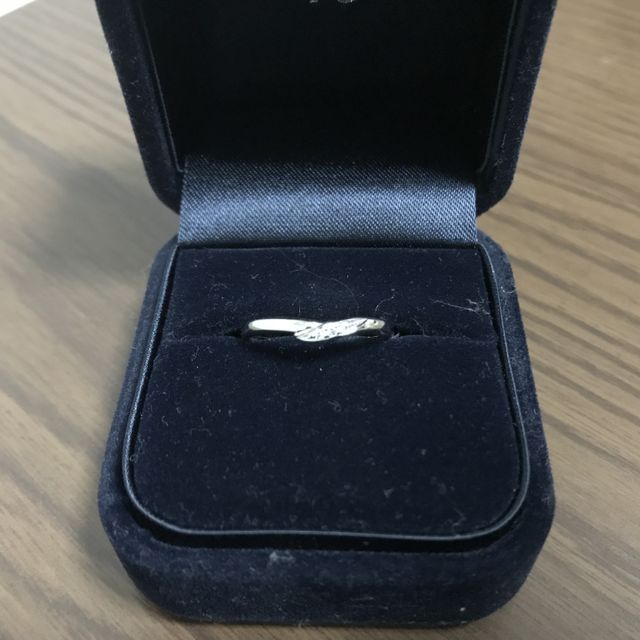 【アイプリモ(I-PRIMO)の口コミ】 上下どこから見ても光り輝いているところ。ウェーブとなっており、別のメ…