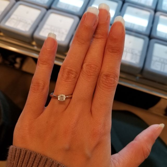 【WATANABE / 卸商社直営　渡辺の口コミ】 指輪のデザインは、シンプルなものからウェーブ、他店ではあまり見たこと…