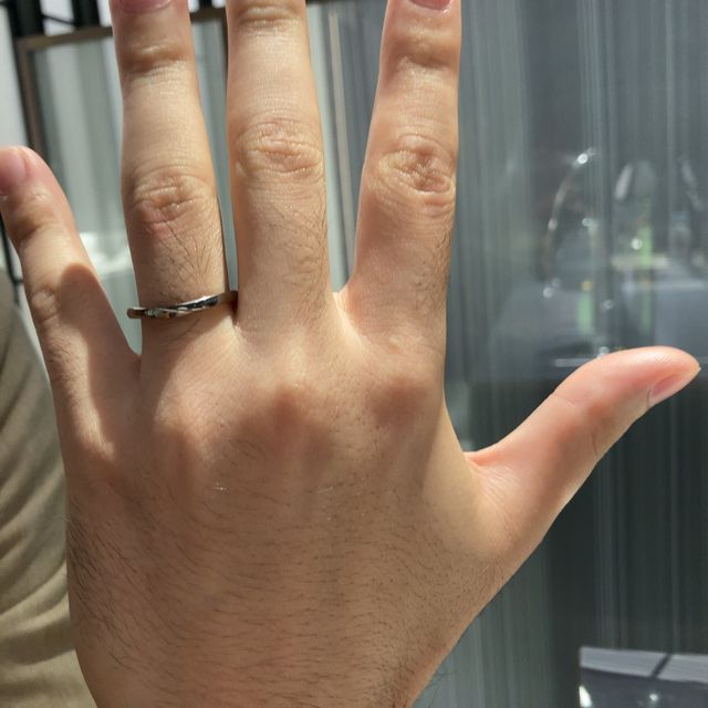 【俄(にわか)の口コミ】 指輪を探す上で、プラチナ、シンプル(彼はストレートのデザインなしでも可…