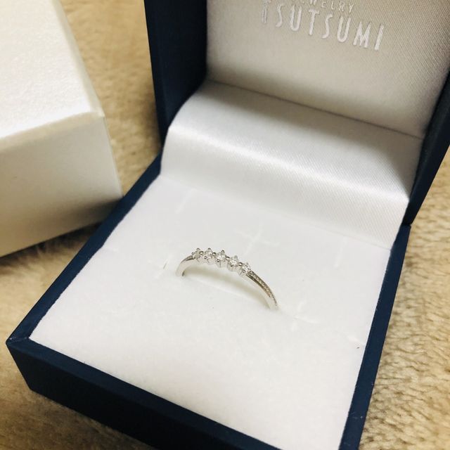【ジュエリーツツミ(JEWELRY TSUTSUMI)の口コミ】 細い指に合うように、細めのリングで探していました。
婚約指輪といえば、…