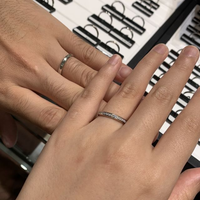 【ラザール ダイヤモンド(LAZARE DIAMOND)の口コミ】 アプローズ、喝采を意味する指輪です。女性用は皆に祝福されることを意味…