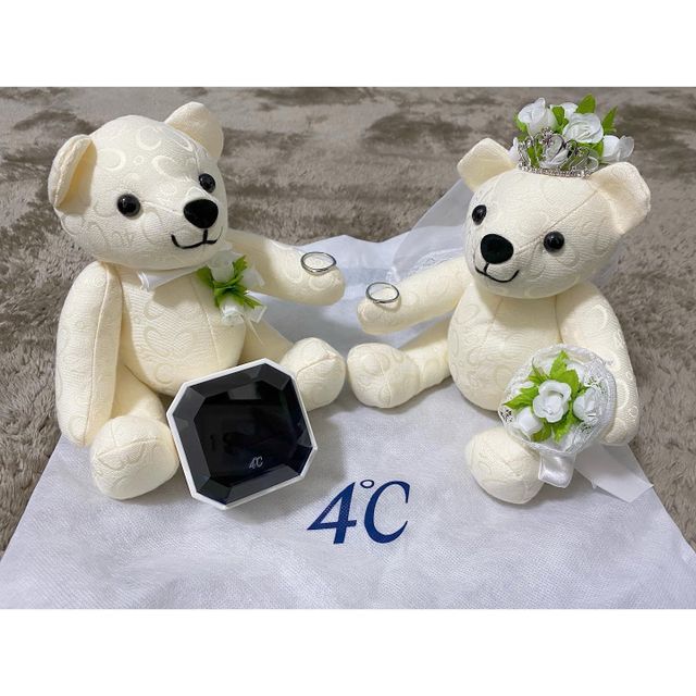 【4℃ BRIDAL(ヨンドシーブライダル)の口コミ】 最初に決めていた指輪の形を元に、店舗にある指輪にしました。指に実際つ…