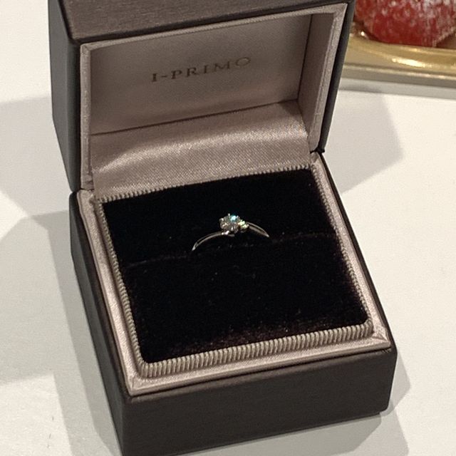 【アイプリモ(I-PRIMO)の口コミ】 ダイヤモンドの質がとてもよく輝きが綺麗です！！指輪のデザインも華奢な…