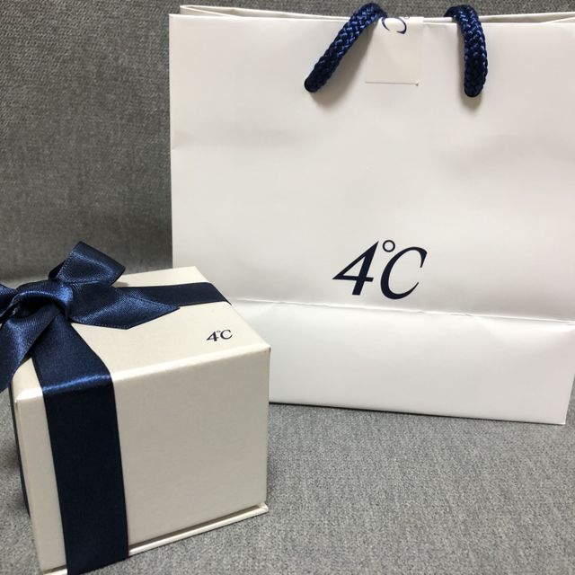 【4℃ BRIDAL(ヨンドシーブライダル)の口コミ】 最近はやりのウェーブ型にしました。
(雑誌で読んで可愛いと思っていてウ…