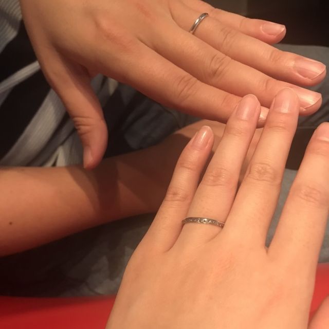 【銀座ダイヤモンドシライシの口コミ】 もともと上下片側にダイヤが埋め込まれてる他ブランドのリングに惹かれて…