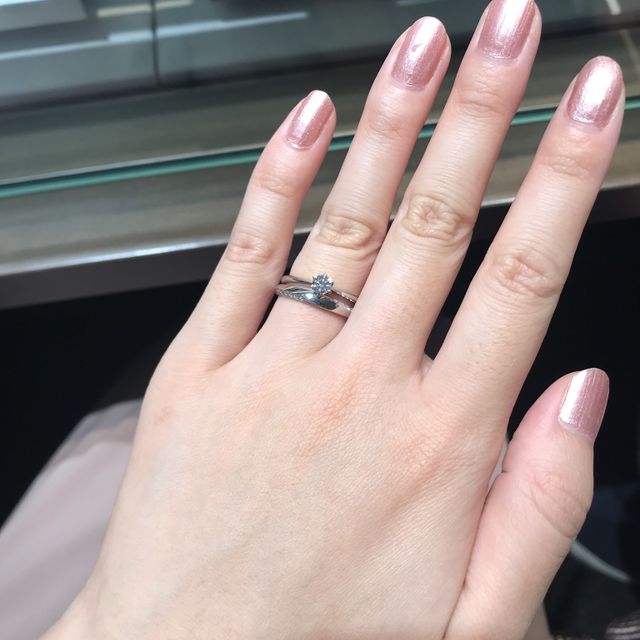 【アイプリモ(I-PRIMO)の口コミ】 正面から見るとあまり、キラキラした印象はありませんが角度を変えると楽…