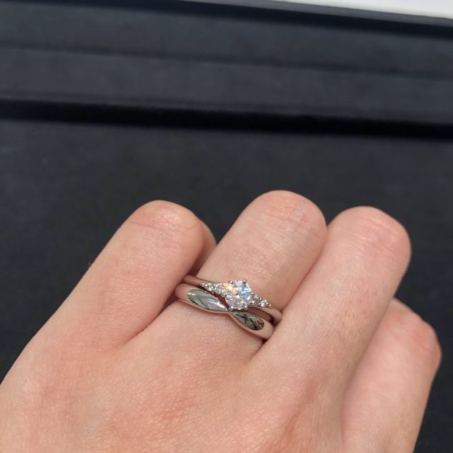 【ティファニー(Tiffany & Co.)の口コミ】 真ん中が括れているデザインの、ティファニーハーモニーが有名なだけあっ…