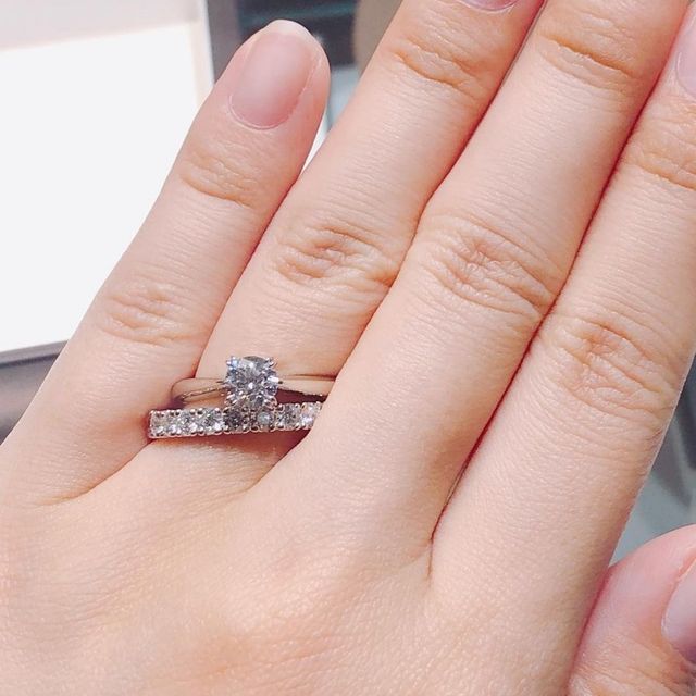 【アイプリモ(I-PRIMO)の口コミ】 エタニティを試着しました。
キラキラ感が素晴らしかったです。
ちなみに…