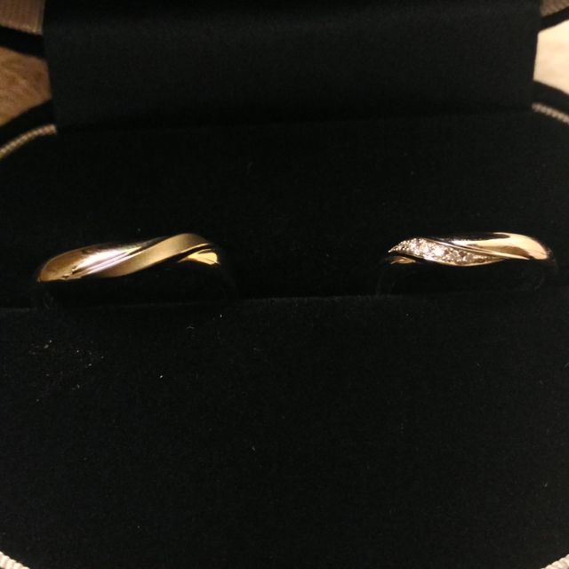 【Something Blue(サムシングブルー)の口コミ】 ４店舗回って、いろいろ見ましたが、この指輪の少し捻じれたデザインが良…