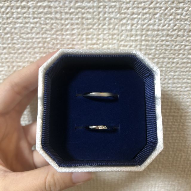 【4℃ BRIDAL(ヨンドシーブライダル)の口コミ】 シンプルなデザインを探していていました。他のブランドもいくつか周りま…