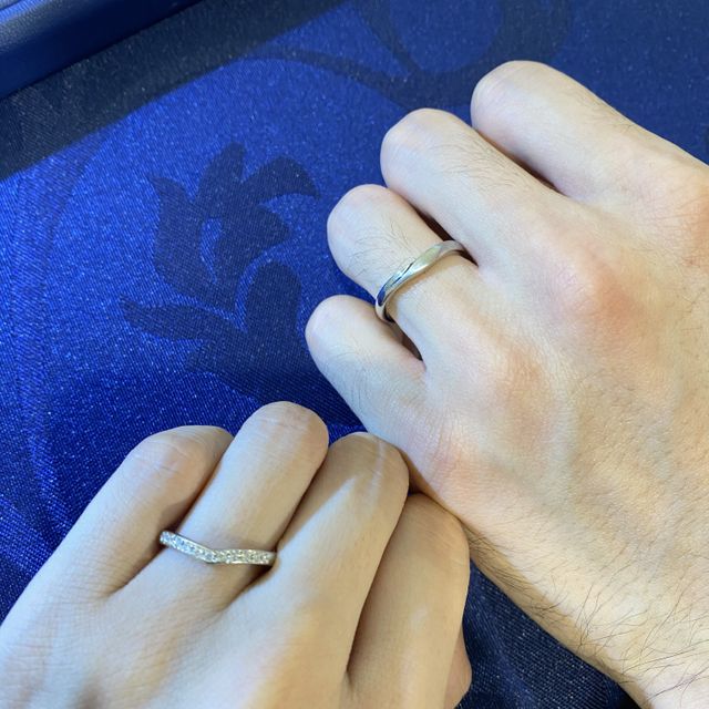 【銀座ダイヤモンドシライシの口コミ】 ダイヤモンドがたくさんついている華やかなタイプを探していました。他に…