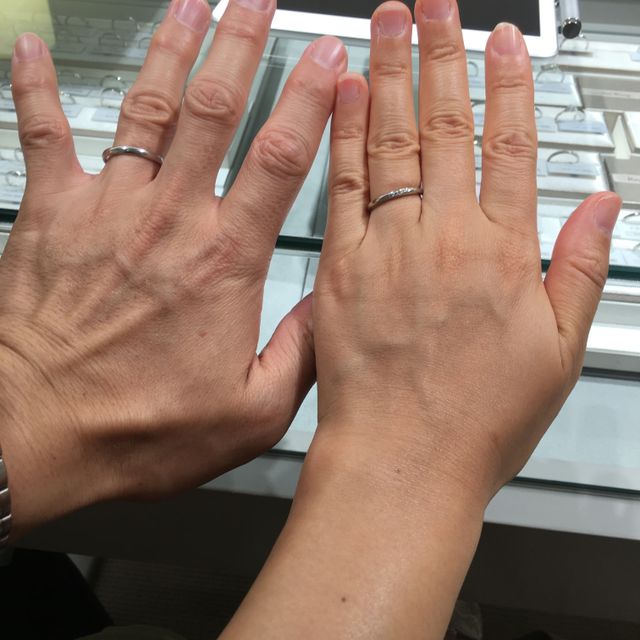 【アイプリモ(I-PRIMO)の口コミ】 付け心地の良さはもちろん、結婚指輪だけどシンプル過ぎずキラキラ感が程…