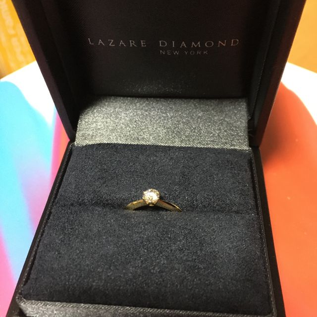 【ラザール ダイヤモンド(LAZARE DIAMOND)の口コミ】 ダイヤモンドの輝きが他店と比較して強かったです。デザインもシンプルな…