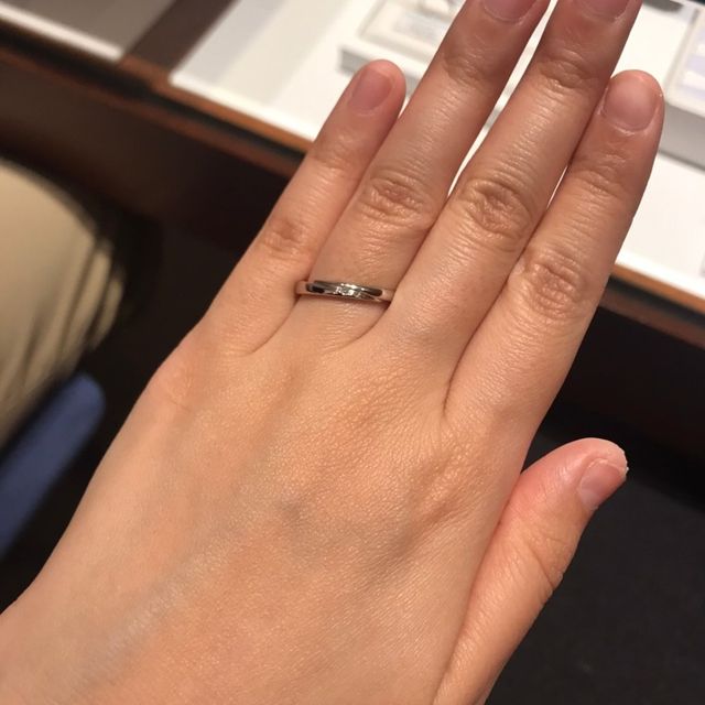 【銀座ダイヤモンドシライシの口コミ】 当初はストレートのシンプルな指輪を希望していましたが、複数ブランドで…