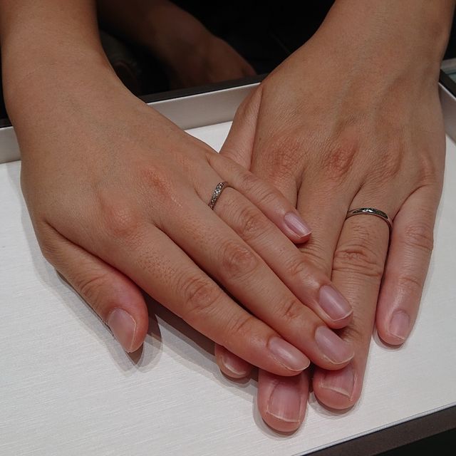 【アイプリモ(I-PRIMO)の口コミ】 婚約指輪との重ね付けが綺麗でアルチェステという種類の指輪にしました。
…