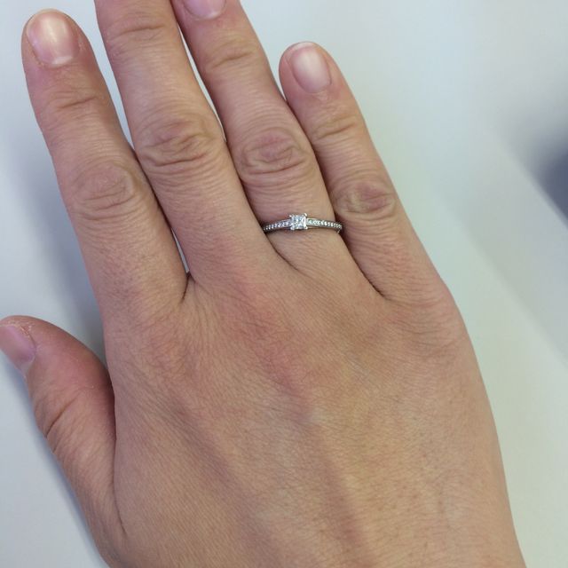 【ティファニー(Tiffany & Co.)の口コミ】 ダイヤの大きさかわ自分で選べ、シンプルだけど洗練されており上品だった…