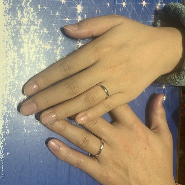 【銀座ダイヤモンドシライシの口コミ】 デザインや、2人の好きな石を入れたりできるところ。
周りと、全く同じに…