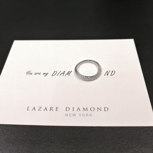 【ラザール ダイヤモンド(LAZARE DIAMOND)の口コミ】 婚約指輪といえば、ひと粒ダイヤかと思いましたが、せっかく買ってもあま…