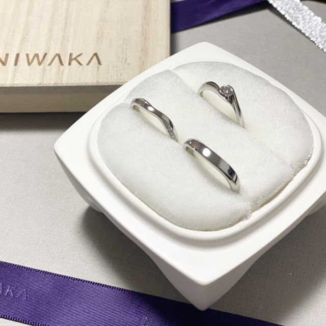 【俄(にわか)の口コミ】 爪のあるタイプの婚約指輪が苦手で、引っ掛かりのないデザインを探してい…