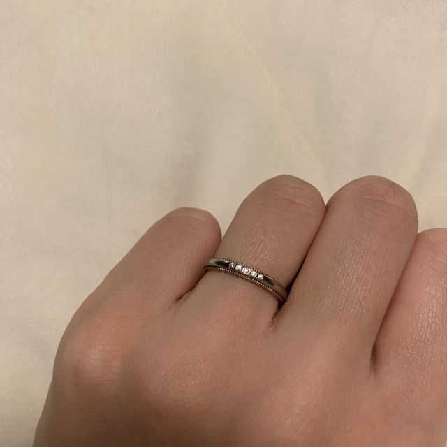 【ENUOVE(イノーヴェ)の口コミ】 シンプルすぎないデザインで、尚且つダイヤがついているものを探していま…