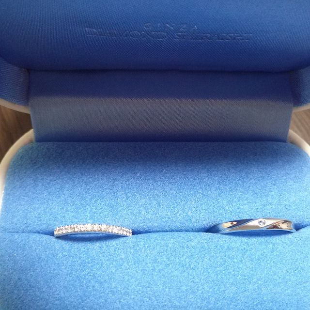 【銀座ダイヤモンドシライシの口コミ】 他のお店よりもダイアモンドがキレイに感じました。
男性の方の指輪にアレ…