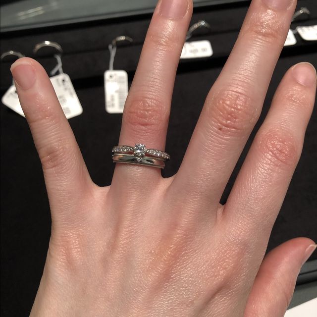 【ケイウノ ブライダル(K.UNO BRIDAL)の口コミ】 もともと、ひとつダイヤのデザインで探していました。デザインを気に入っ…