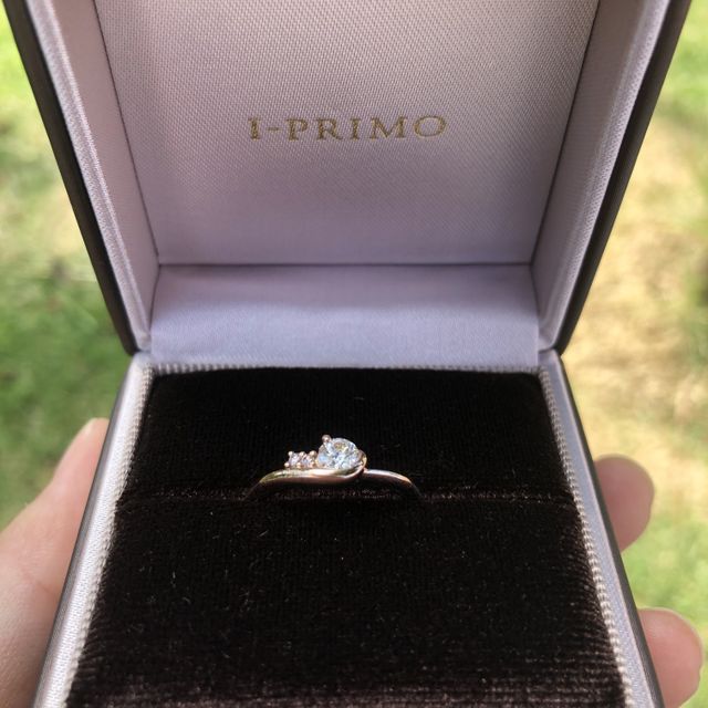 【アイプリモ(I-PRIMO)の口コミ】 デザインがとても可愛いく結婚指輪を買った際に重ね付けができる点や婚約…