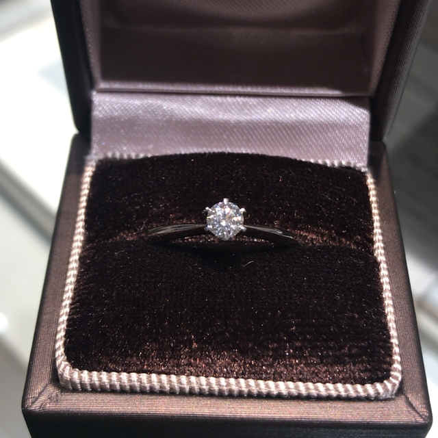 【アイプリモ(I-PRIMO)の口コミ】 パーフェクトプロポーズリングということで、購入したあとに気に入らない…