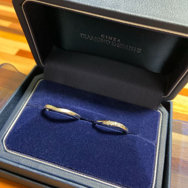 【銀座ダイヤモンドシライシの口コミ】 最初は結婚指輪か、婚約指輪、どちらかだけの予定でしたが、着け心地の良…