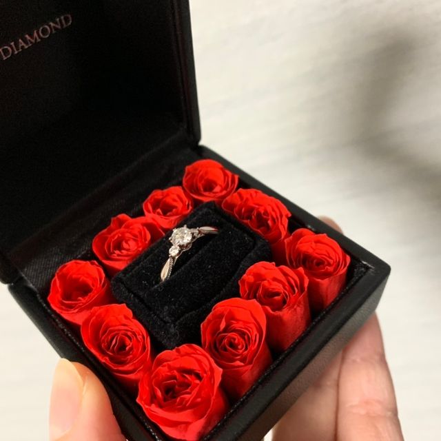 【エクセルコダイヤモンド(EXELCO DIAMOND)の口コミ】 デザインが豊富すぎて迷いましたが、指が綺麗に見えたことと、どこのブラ…