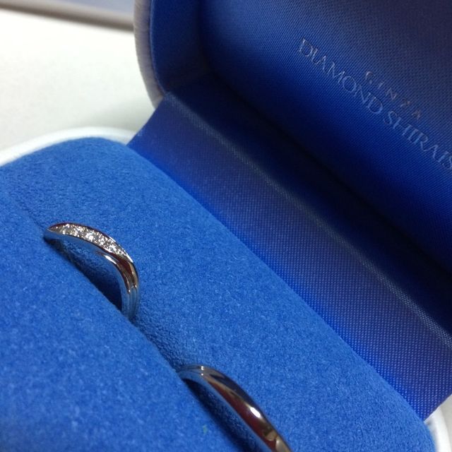 【銀座ダイヤモンドシライシの口コミ】 ダイアモンドの輝きとデザインが決め手です。
こちらのダイアモンドはカッ…