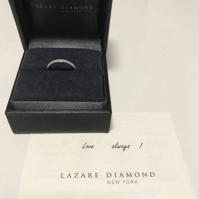 【ラザール ダイヤモンド(LAZARE DIAMOND)の口コミ】 鍛造でダイヤモンドが入ったものが欲しく、各店を回っていました。一石で…