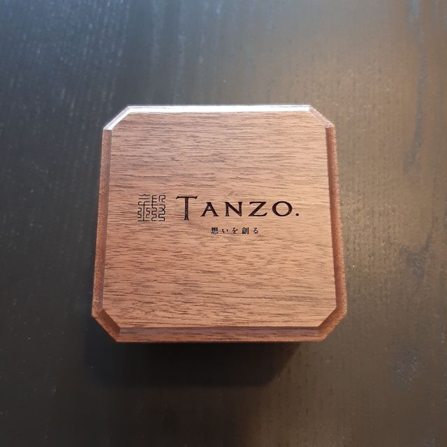 【TANZO.(鍛造指輪)の口コミ】 別のお店で購入したマリッジリングに合わせて、義母から受け継いだダイヤ…