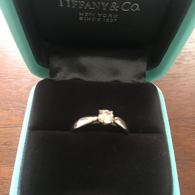 【ティファニー(Tiffany & Co.)の口コミ】 いくつかの店舗を下見して、それぞれ素敵な指輪がありましたが、全てを兼…